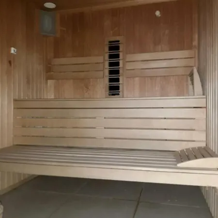 Black Sea & Piscina Interioara Incalzita Sauna Gym Jacuzzi * Năvodari