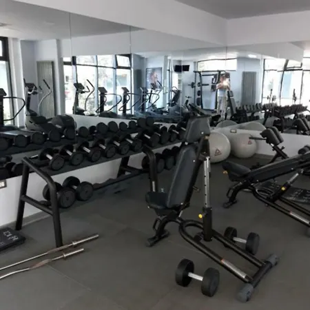 Black Sea & Piscina Interioara Incalzita Sauna Gym Jacuzzi *